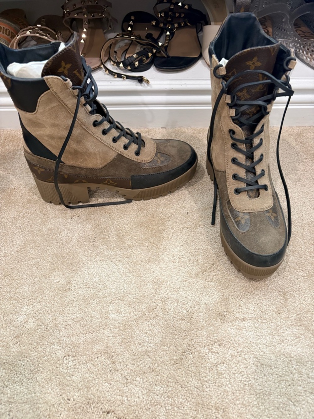Louis Vuitton Monogram Lace-Up Combat Boots - Laureate Desert Boot - 39.5 w/ box - Picture 3 of 7